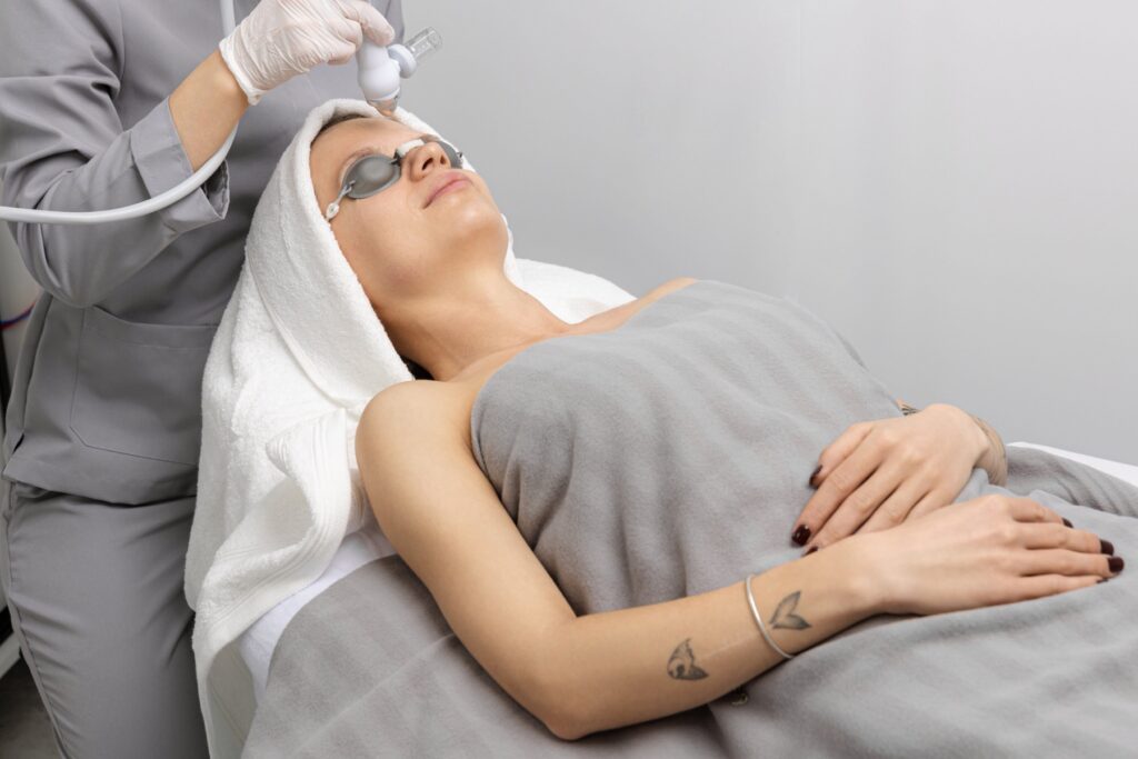 Hydrogen facial cleansing with AquaPeel H2 device - skin lamination